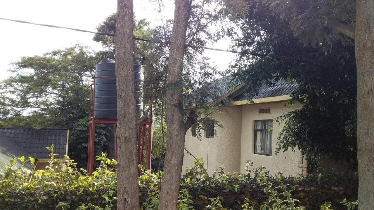 Random Park Hotel Kigali Esterno foto