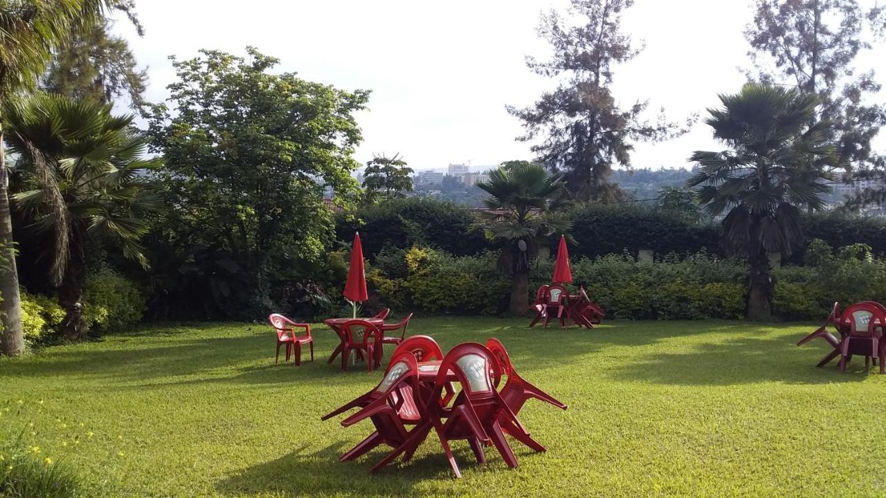 Random Park Hotel Kigali Esterno foto