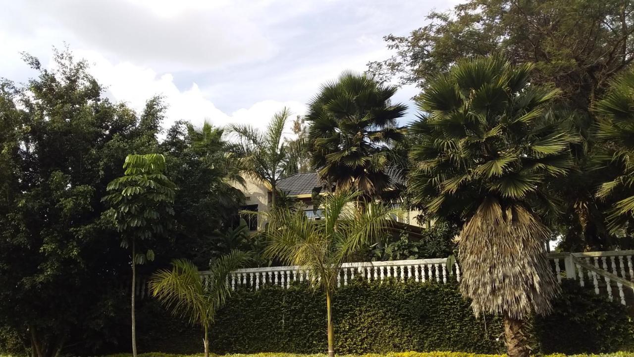 Random Park Hotel Kigali Esterno foto