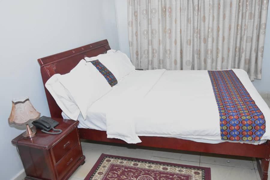 Random Park Hotel Kigali Esterno foto
