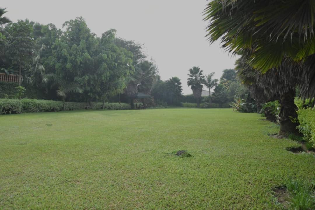 Random Park Hotel Kigali Esterno foto