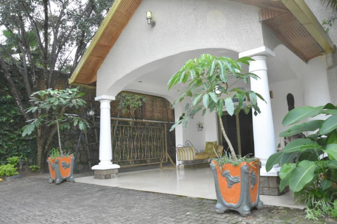 Random Park Hotel Kigali Esterno foto