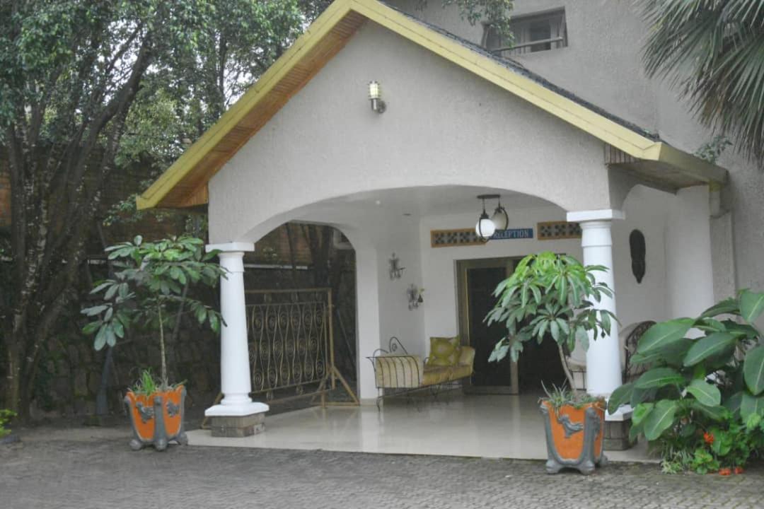 Random Park Hotel Kigali Esterno foto