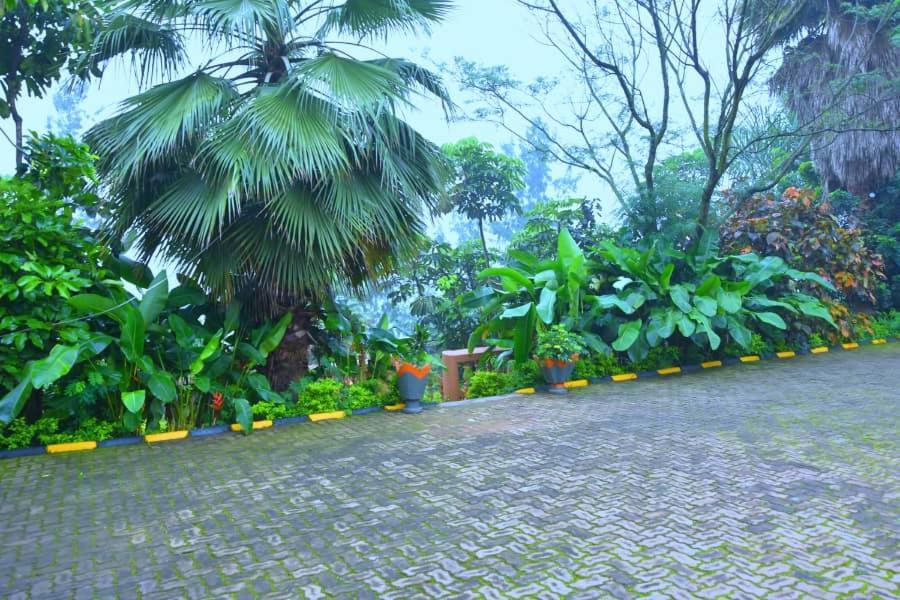 Random Park Hotel Kigali Esterno foto